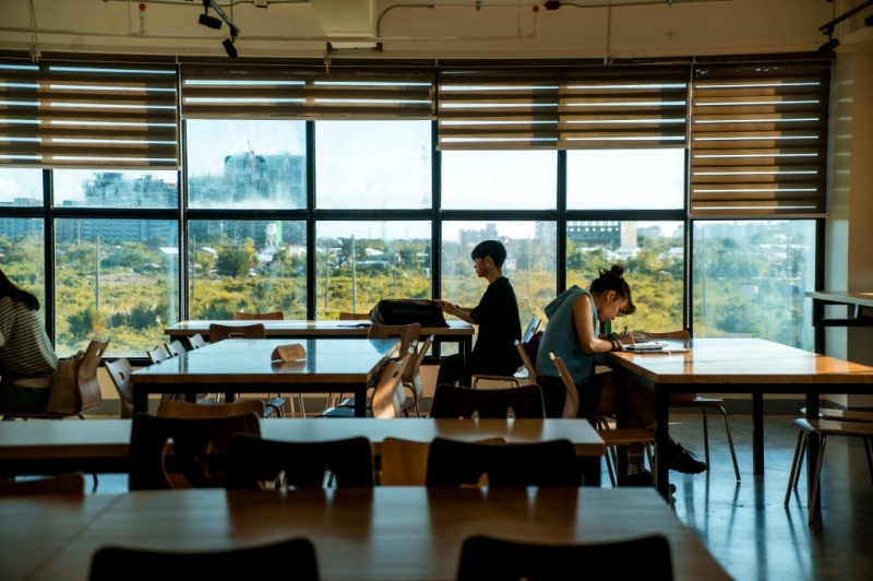 フィリピン留学 Cebu21 - CIA-LIBRARY-1